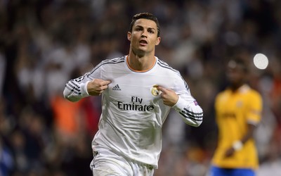 四喜娱乐快讯-人墙跳了但他没动