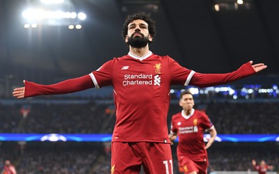 四喜娱乐独家-金利特尔和球迷合影毫无架子